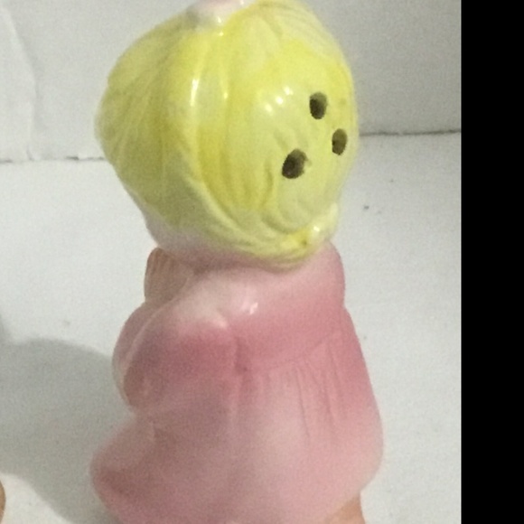 Darling vintage boy and girl praying salt and pepper shakers, used , great shape - Picture 2 of 7